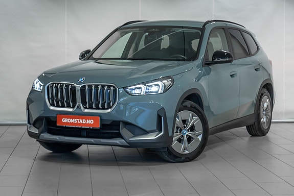 BMW iX1 2 of 30