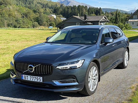 Volvo V90 2 of 19