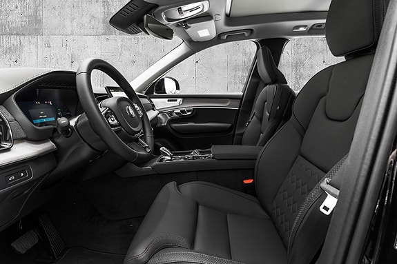 Volvo XC90 10 of 29