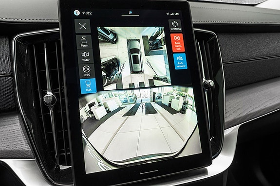 Volvo XC90 22 of 29