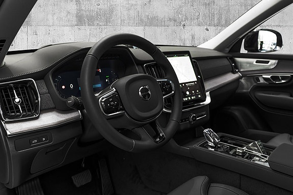 Volvo XC90 11 of 29
