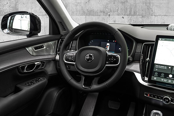 Volvo XC90 16 of 29
