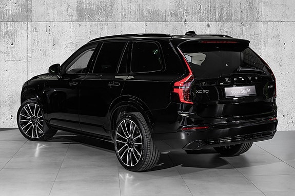 Volvo XC90 5 of 29