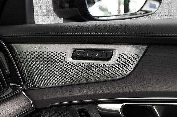 Volvo XC90 24 of 29