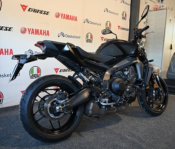 Yamaha MT-09 3 of 7