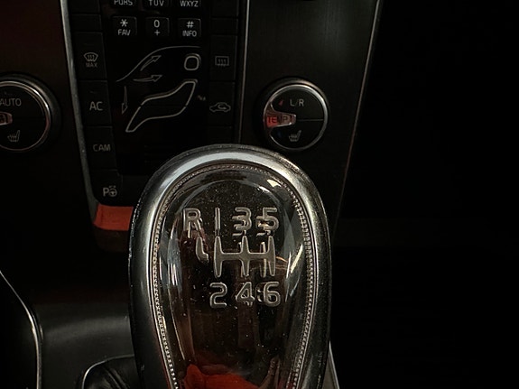 Volvo V40 25 of 30