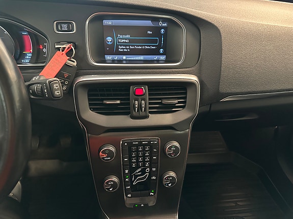 Volvo V40 16 of 30