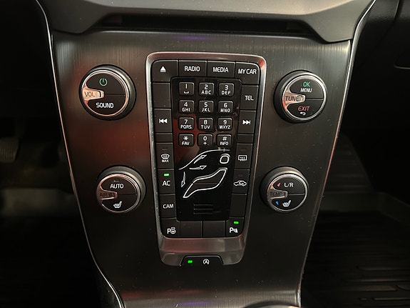 Volvo V40 23 of 30