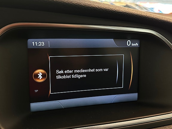 Volvo V40 21 of 30