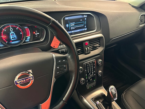 Volvo V40 15 of 30