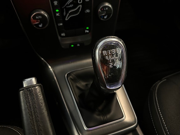 Volvo V40 24 of 30
