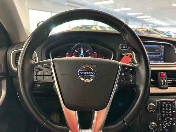 Volvo V40 10 of 30