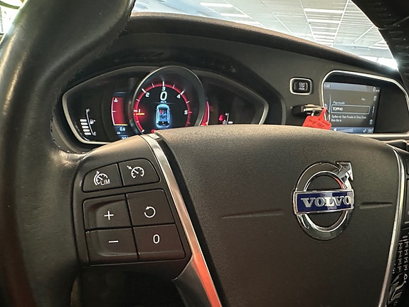 Volvo V40 13 of 30