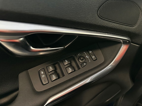 Volvo V40 27 of 30