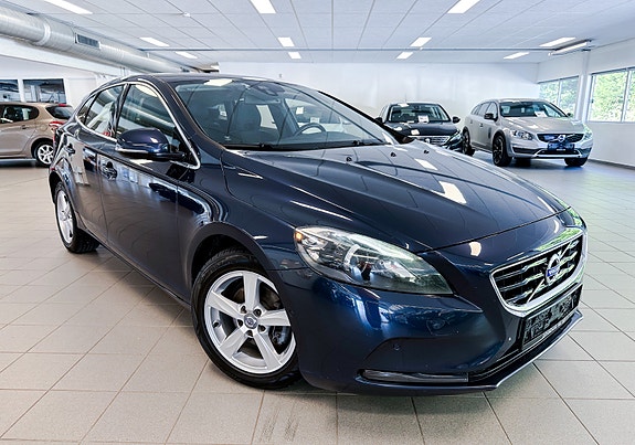 Volvo V40 3 of 30