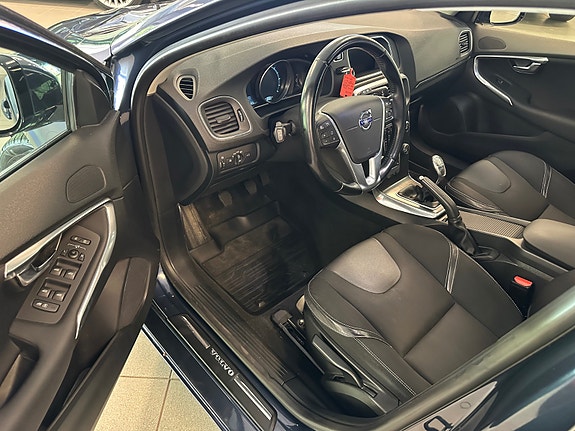 Volvo V40 26 of 30