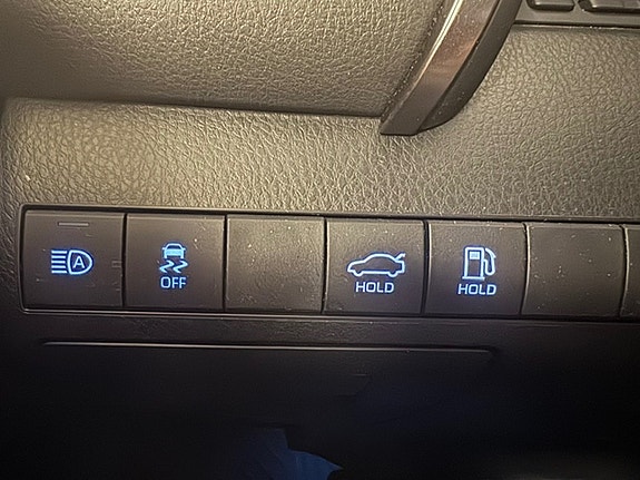 Toyota Camry 10 of 12