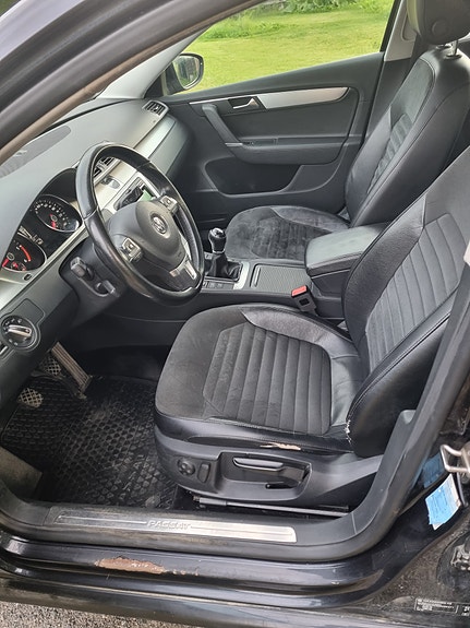 Volkswagen Passat 5 of 16