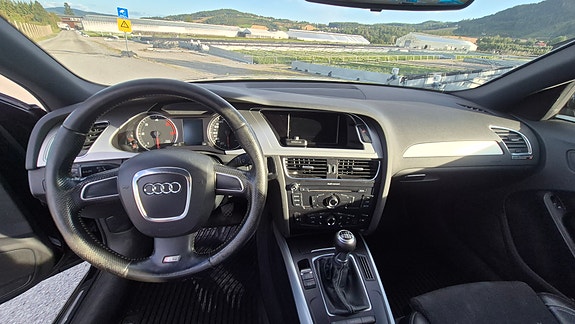 Audi A4 8 of 16