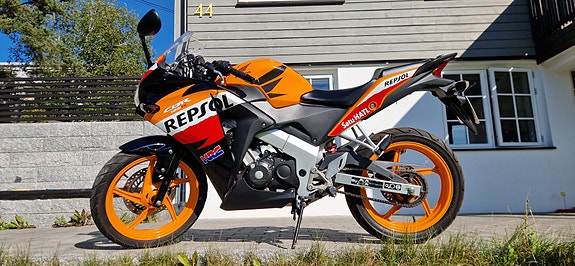 Honda CBR 125 R 2 of 7