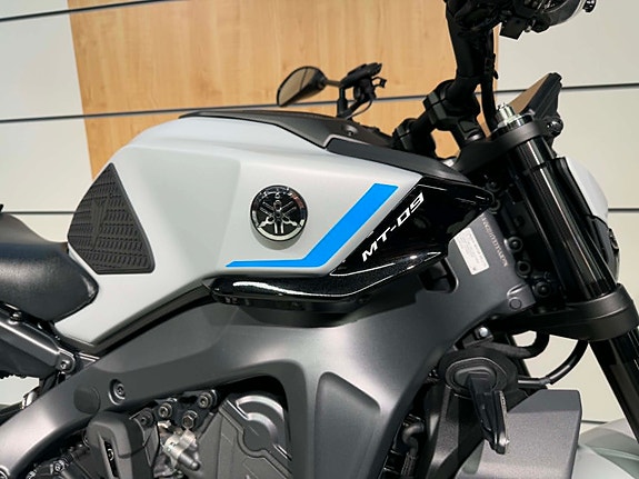 Yamaha MT-09 8 of 18