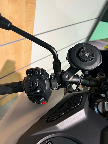 Yamaha MT-09 15 of 18