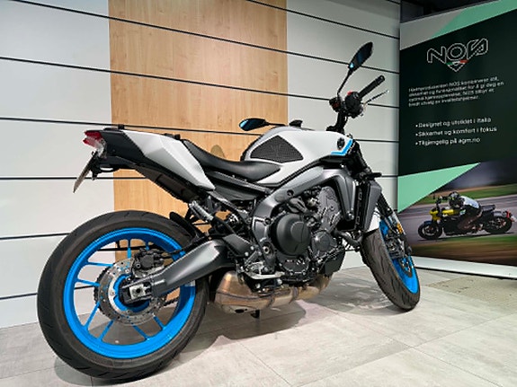 Yamaha MT-09 3 of 18
