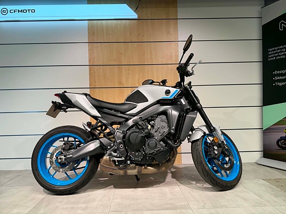 Yamaha MT-09 2 of 18