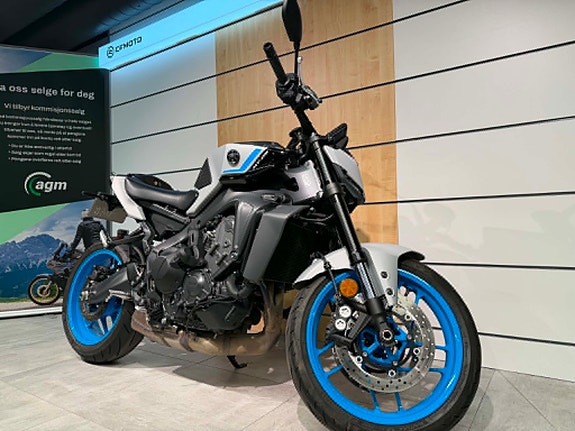 Yamaha MT-09 4 of 18