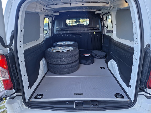 Citroen E-Berlingo 12 of 22