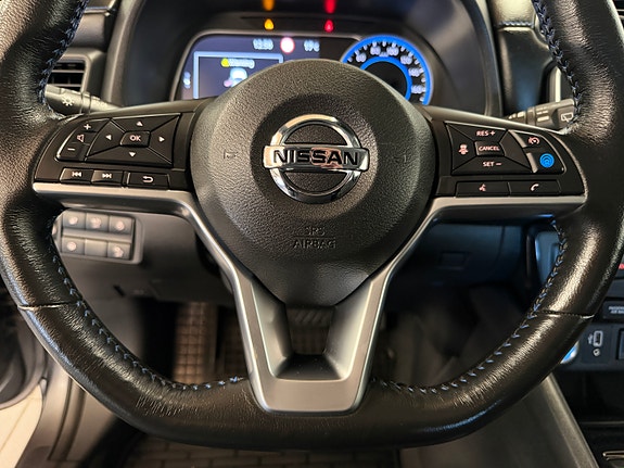 Nissan Leaf 25 of 30