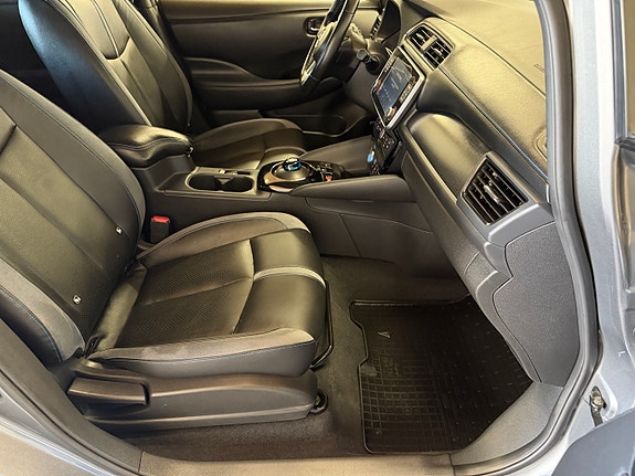 Nissan Leaf 9 of 30