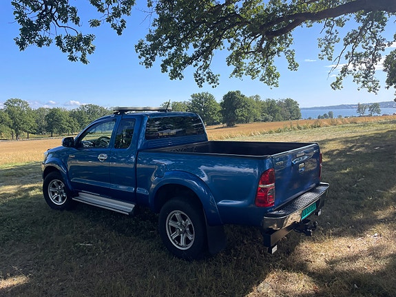 Toyota HiLux 14 of 30
