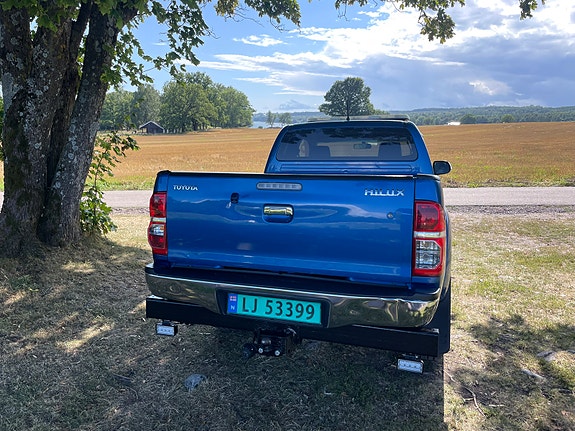 Toyota HiLux 8 of 30