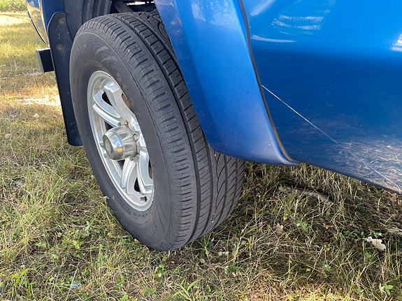 Toyota HiLux 20 of 30