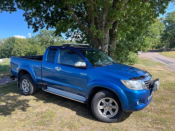 Toyota HiLux 10 of 30