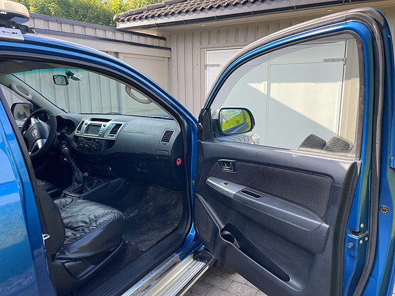 Toyota HiLux 29 of 30