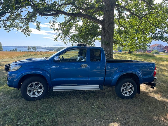 Toyota HiLux 13 of 30
