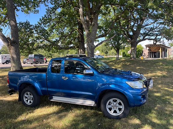 Toyota HiLux 18 of 30