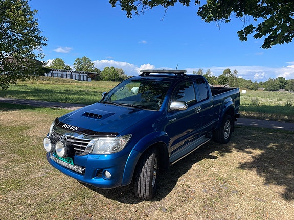 Toyota HiLux 11 of 30