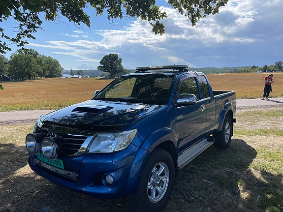 Toyota HiLux 4 of 30