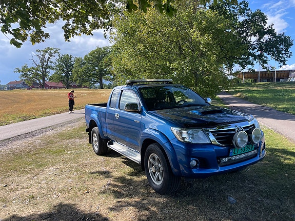 Toyota HiLux 3 of 30