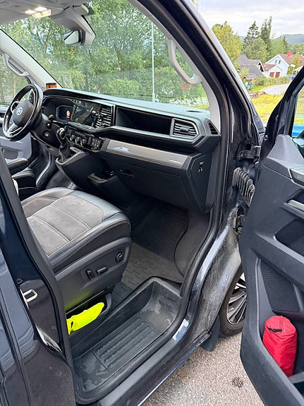 Volkswagen Multivan 15 of 17
