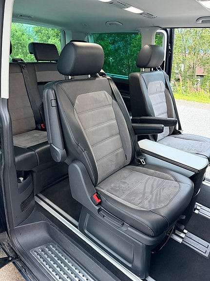 Volkswagen Multivan 17 of 17