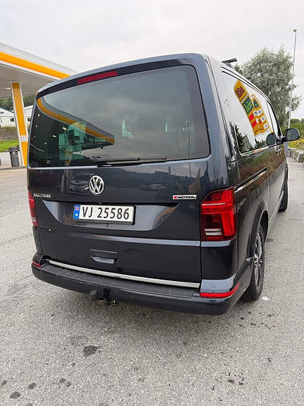 Volkswagen Multivan 5 of 17