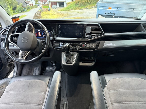 Volkswagen Multivan 16 of 17