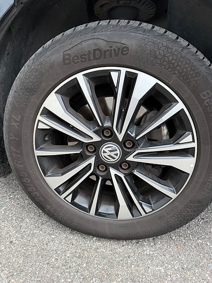 Volkswagen Multivan 7 of 17