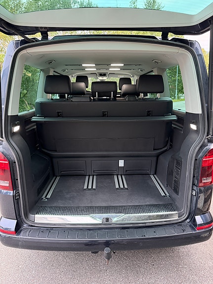 Volkswagen Multivan 6 of 17