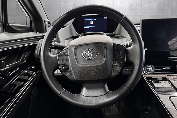 Toyota bZ4X 12 of 22