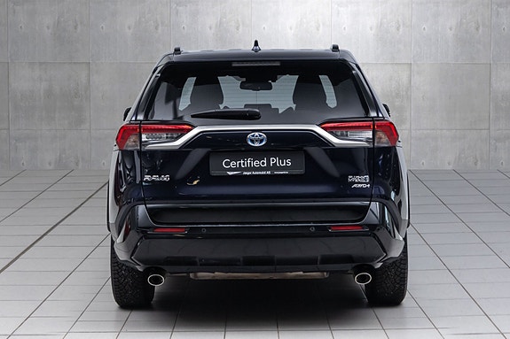 Toyota RAV4 Plug-in Hybrid 8 of 19